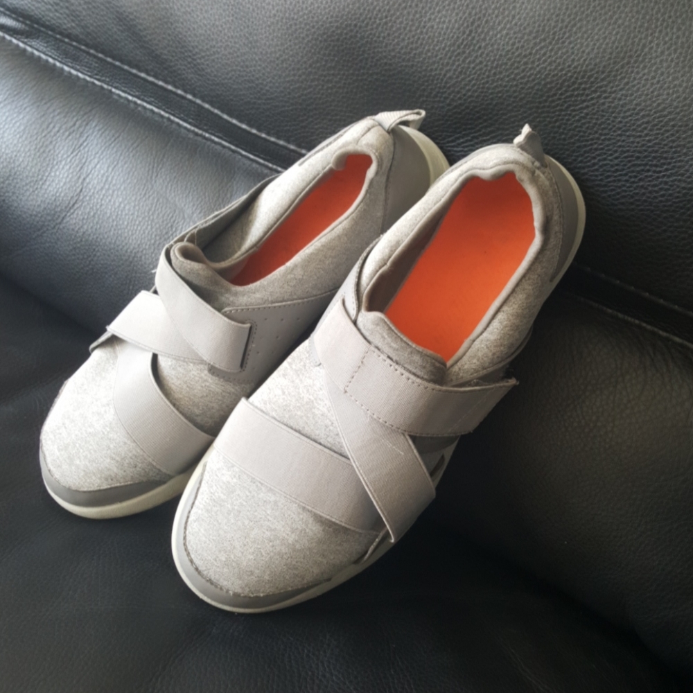 COPY - TEK GEAR lightweight comfie shoes.  10